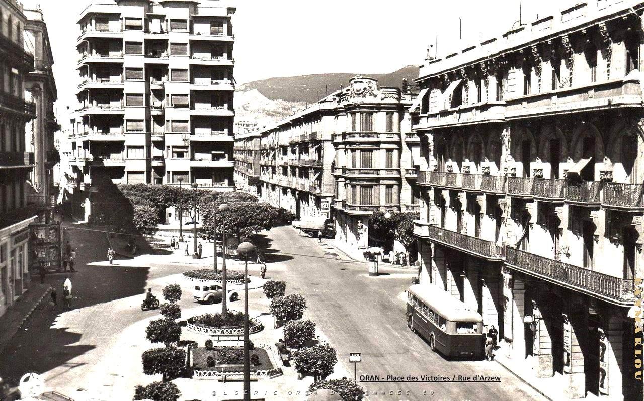 RA g- 023- Place des Victoires.jpg